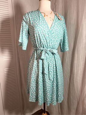 Boutique Dress Size S Modern Brand New Soft Feminine Whimsical Dress